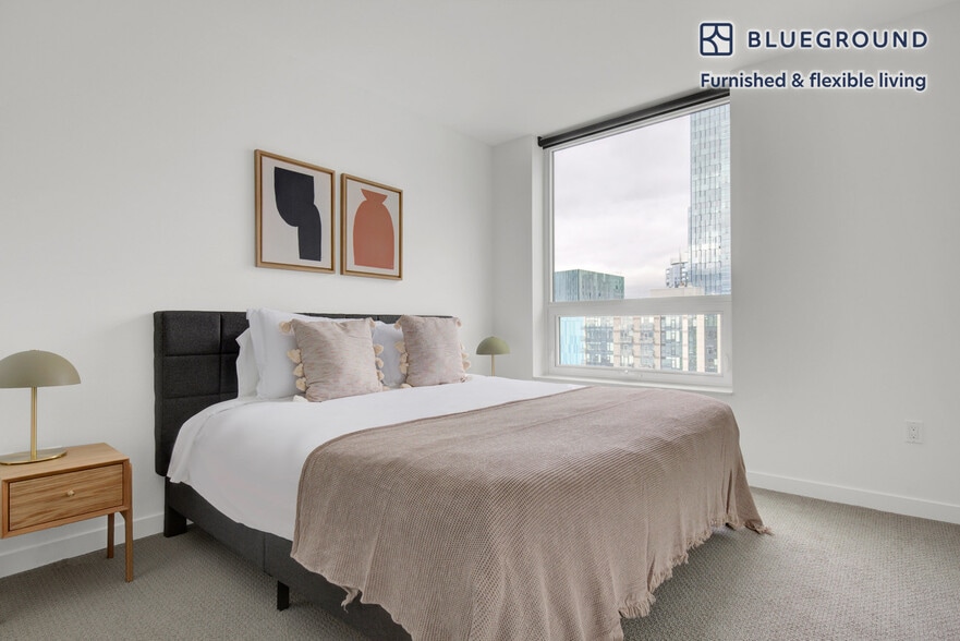 Building Photo - 2116 4th Ave