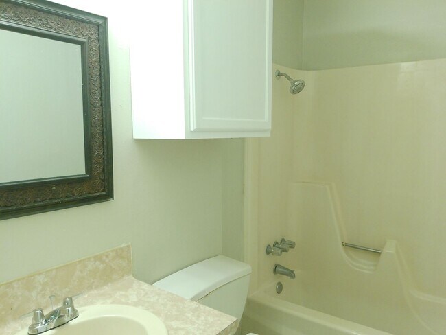 Building Photo - 1710 Sun Beam - 3/Bed 2/Bath - $1850/month
