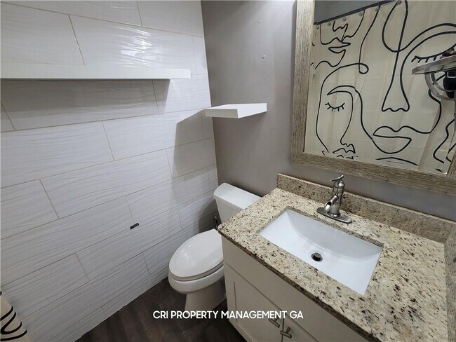 Building Photo - 24101 Plantation Dr NE