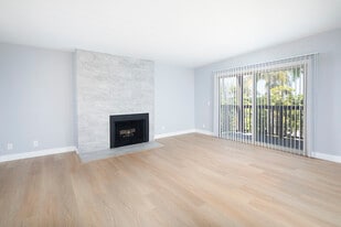 Building Photo - La Jolla West Wind