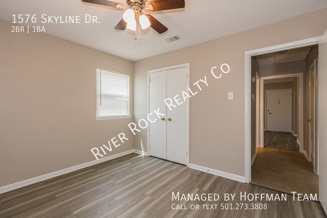 Building Photo - 1576 Skyline Dr