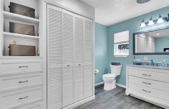 Building Photo - 800 FM 1187