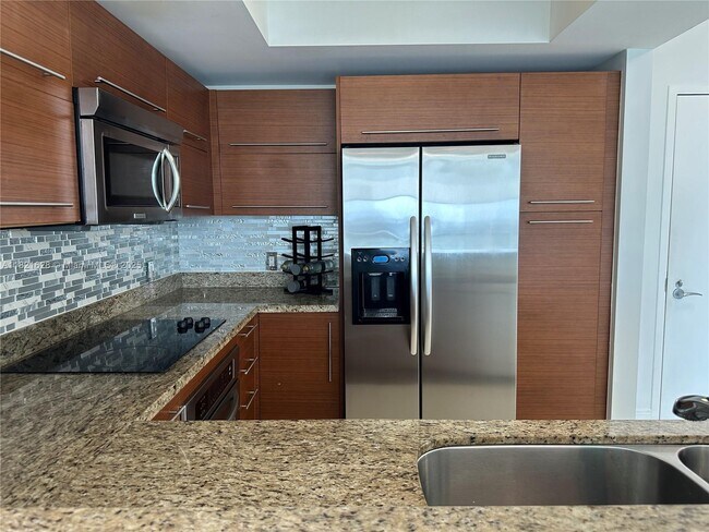 Building Photo - 2641 N Flamingo Rd