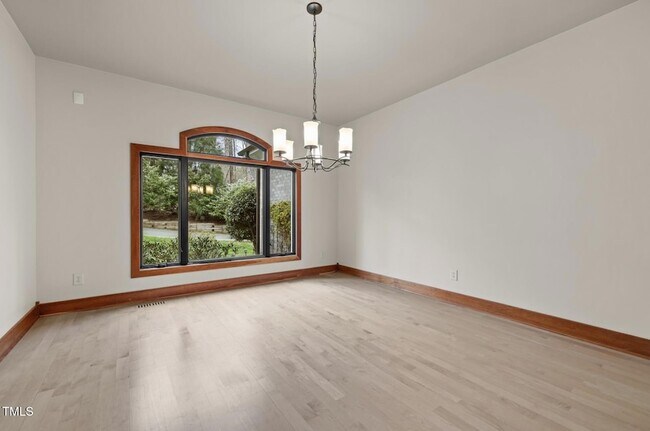 Building Photo - 6016 Glenthorne Dr