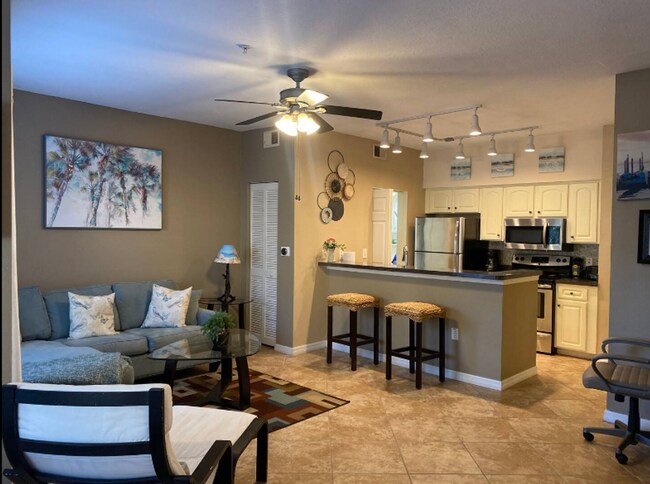 Building Photo - Stunning 1-Bedroom Condo in Seminole – Just 5 Minutes from the Beach!
