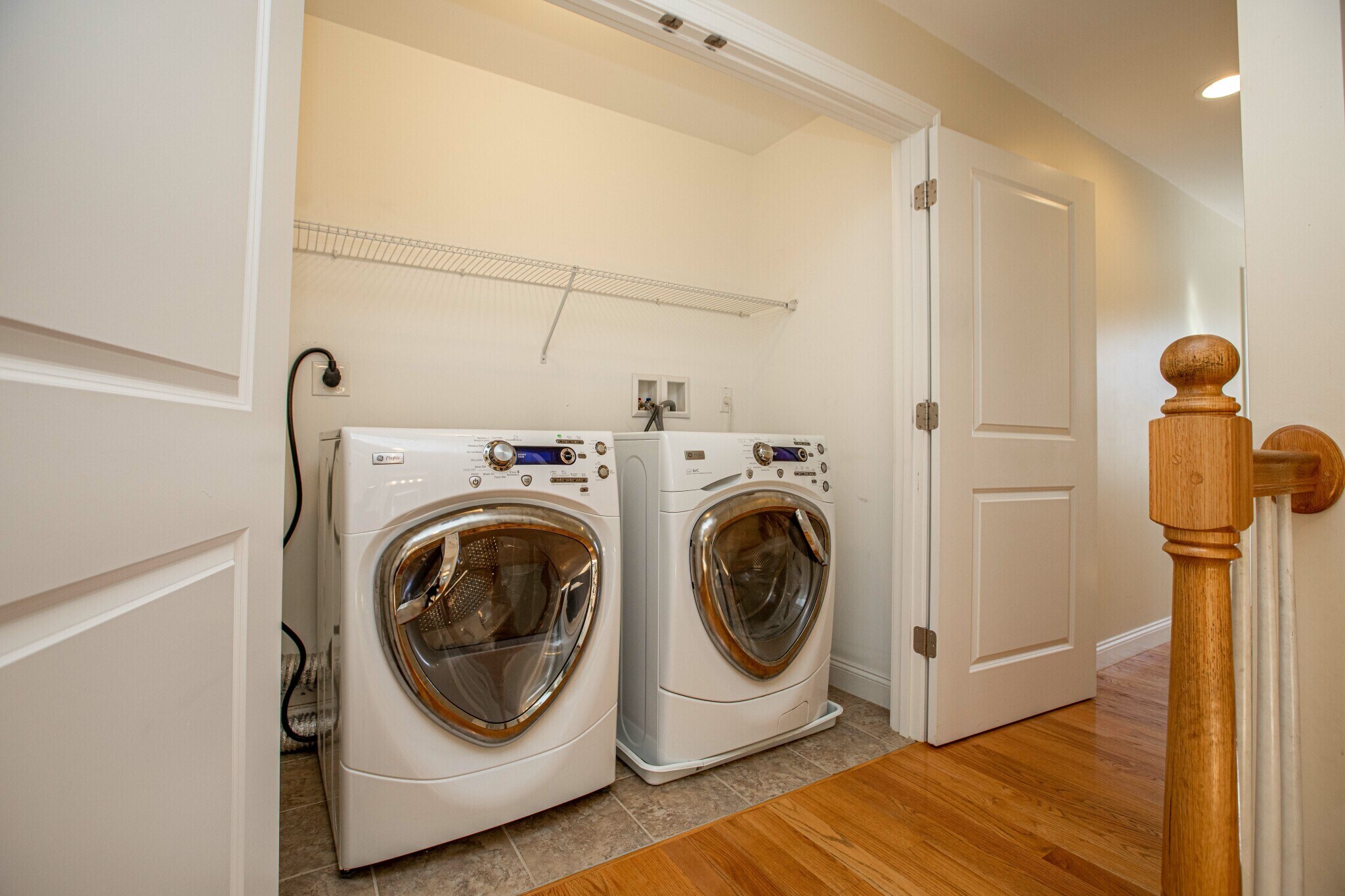 Building Photo - 8 Summer Hill Cir