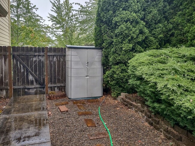 Building Photo - 2464 Sage Ave SE