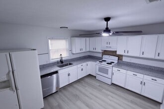 Building Photo - 1190 Hazel St