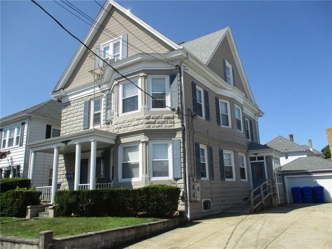 Building Photo - 3 Rowe Ave