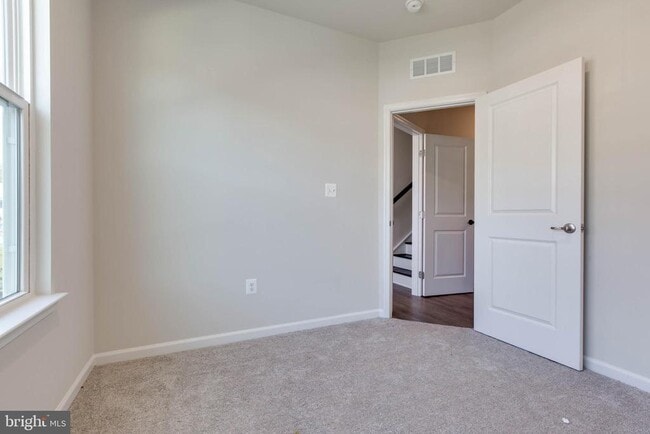 Building Photo - 188 Woodgate Cir