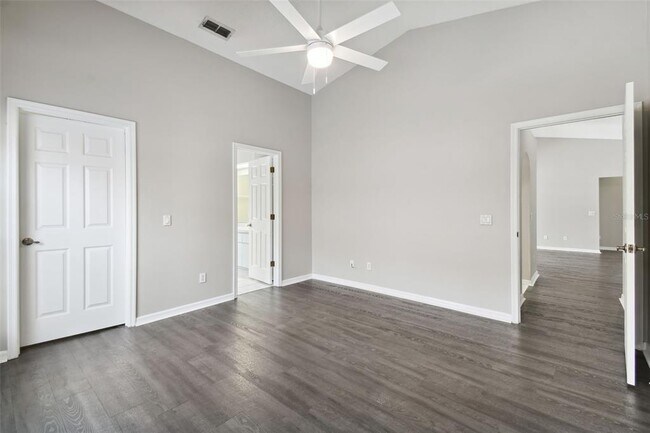 Building Photo - 3034 Ellington Way
