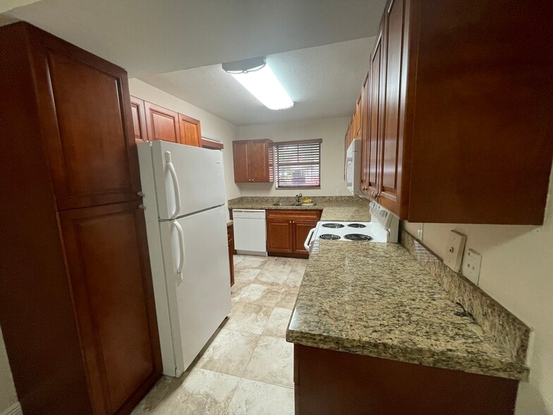 Building Photo - 15560 SW 104th Ter