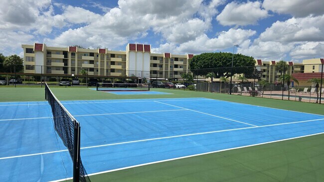 Building Photo - 23305 Barwood Ln N