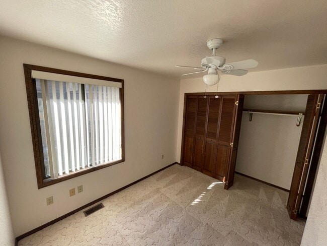 Building Photo - Spacious Condo in West Billings with a ten...