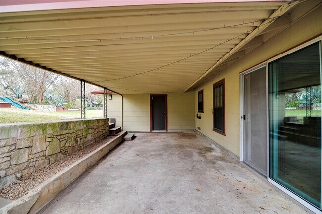 Building Photo - 2300 Rebel Rd