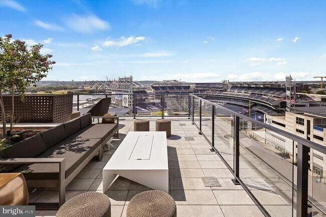 Building Photo - New in Navy Yard with Parking