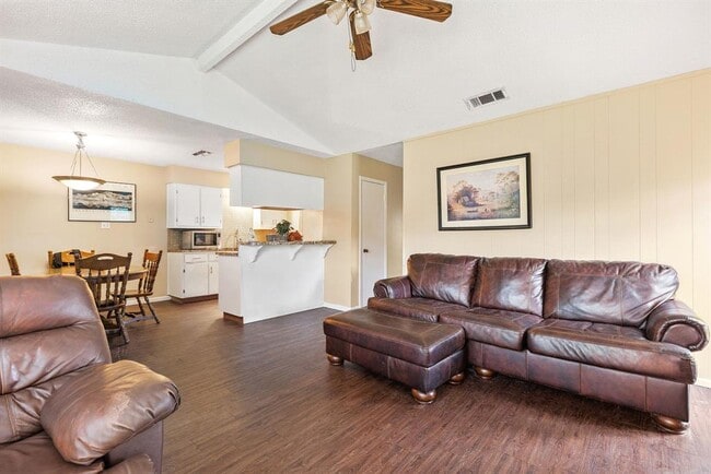 Building Photo - 1210 Glenda Dr