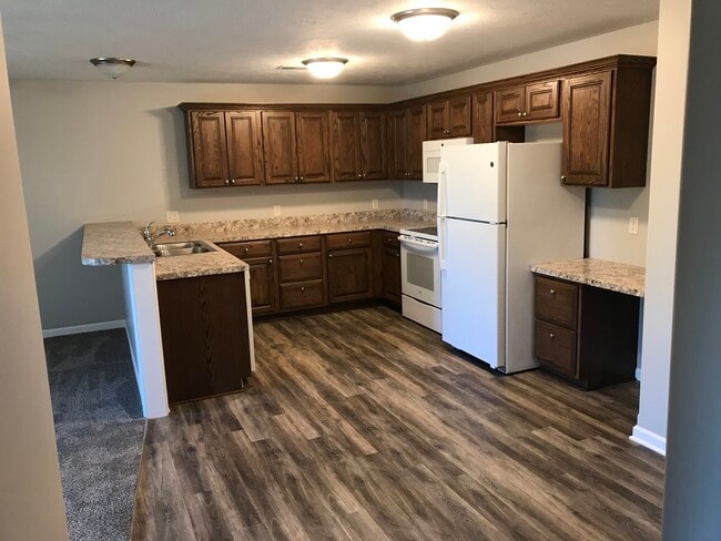 Building Photo - 1617 E Military Ave