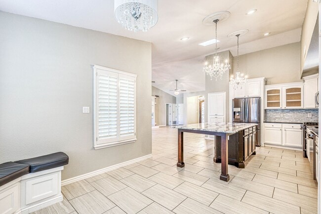Building Photo - 5948 Anapaula Dr