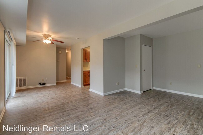 Building Photo - 555 Alison Dr