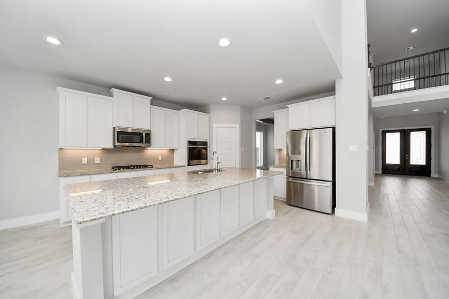 Building Photo - 1500 Sunrise Gables Dr