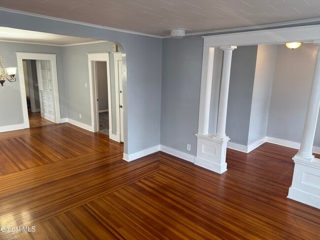 Building Photo - 822 Hampton Ave