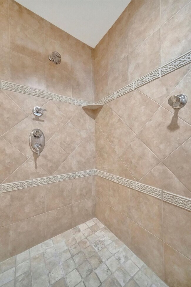 Building Photo - 6406 Gulf Dr