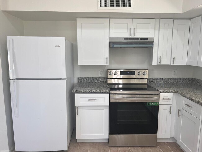 Building Photo - 6334 E Calle Luna