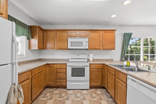 Building Photo - 4697 Cockatoo Dr NW
