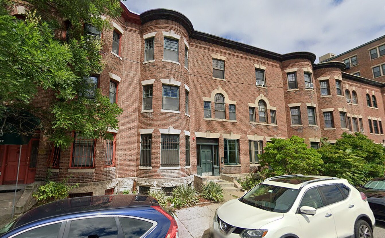 Building Photo - 533 Newbury St