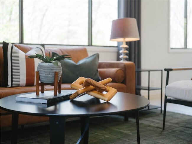 Building Photo - 2 Southport Ln