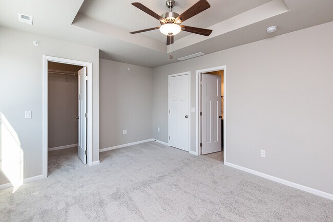 Building Photo - 6128 Bradford Ln