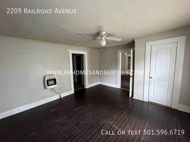 Building Photo - 2209 Railroad Ave