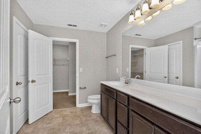 Building Photo - 520 Sunflower Dr