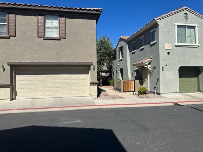 Building Photo - Popular Muirfield Village Townhome -Mesa 8...