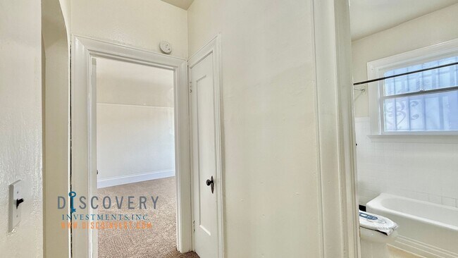 Building Photo - International Blvd. 430-434