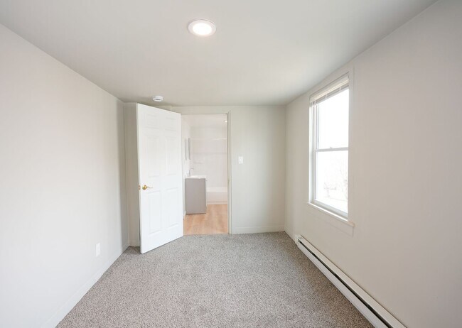 Building Photo - 334 Ann St