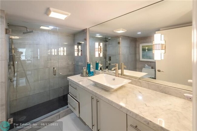 Building Photo - 3750 Galt Ocean Dr