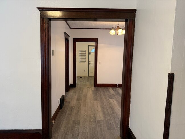 Building Photo - 3 Bed/1 Bath - Unit 132Ngor