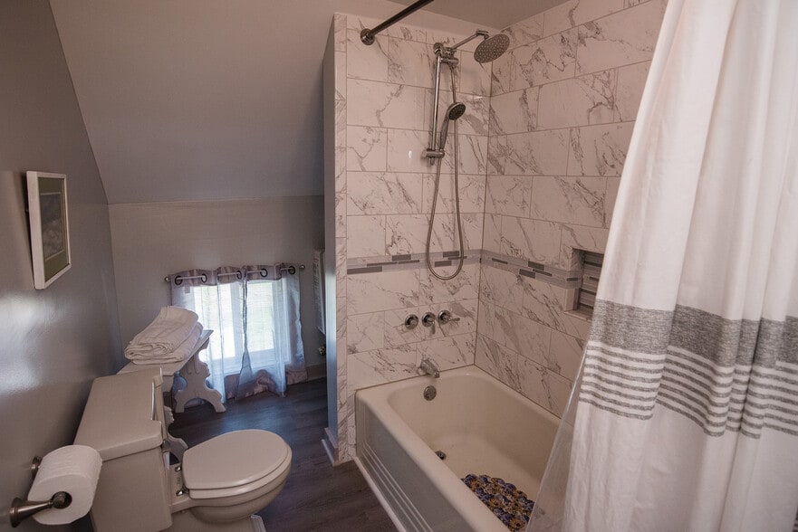 Building Photo - 5277 Main St