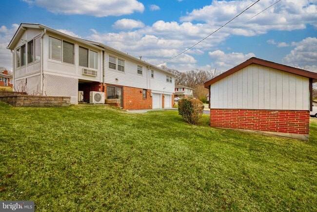 Building Photo - 1400 Mt Airy Rd