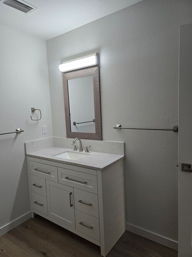 Building Photo - 340FOD