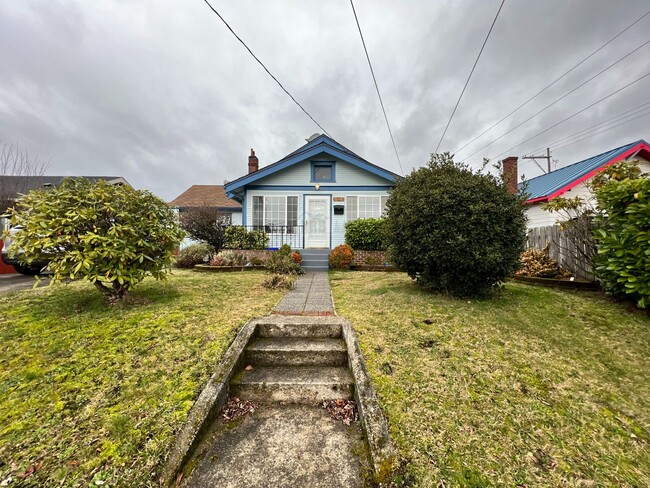 Primary Photo - Stunning and Lovely Single Family Home loc...