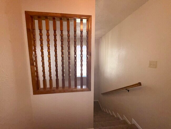 Building Photo - 901 Eden Ln