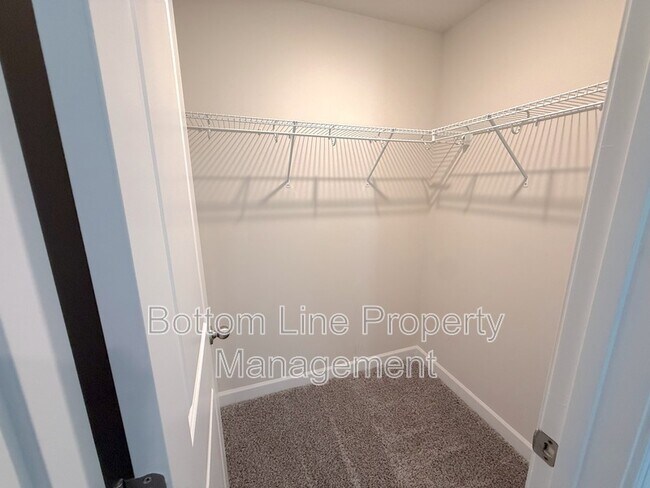 Building Photo - 629 Cranford Dr