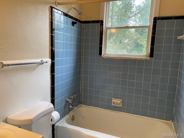 Building Photo - 121 Oak Forest Dr