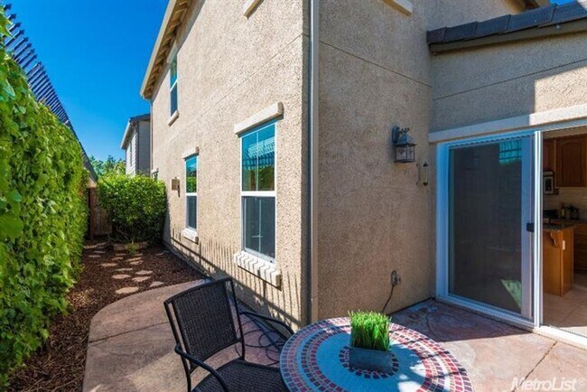 Building Photo - Beautiful Two Story Home | 4 Bedrooms | 3 Bathrooms | 2,108 Sq. Ft. | Gated Community