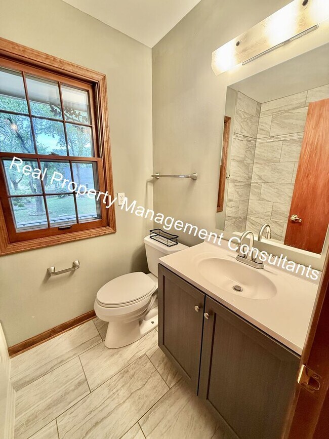 Building Photo - $1000 Rent credit on 4 bed & 2.5 bath Home