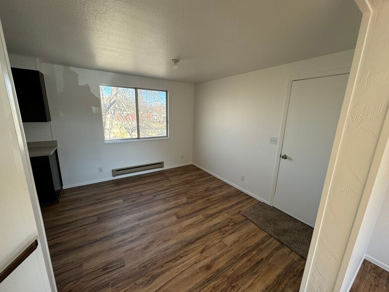 Dining Area - 355 E 400 S