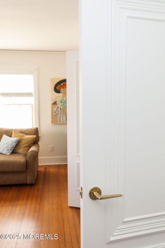 Building Photo - 17 Beach Rd